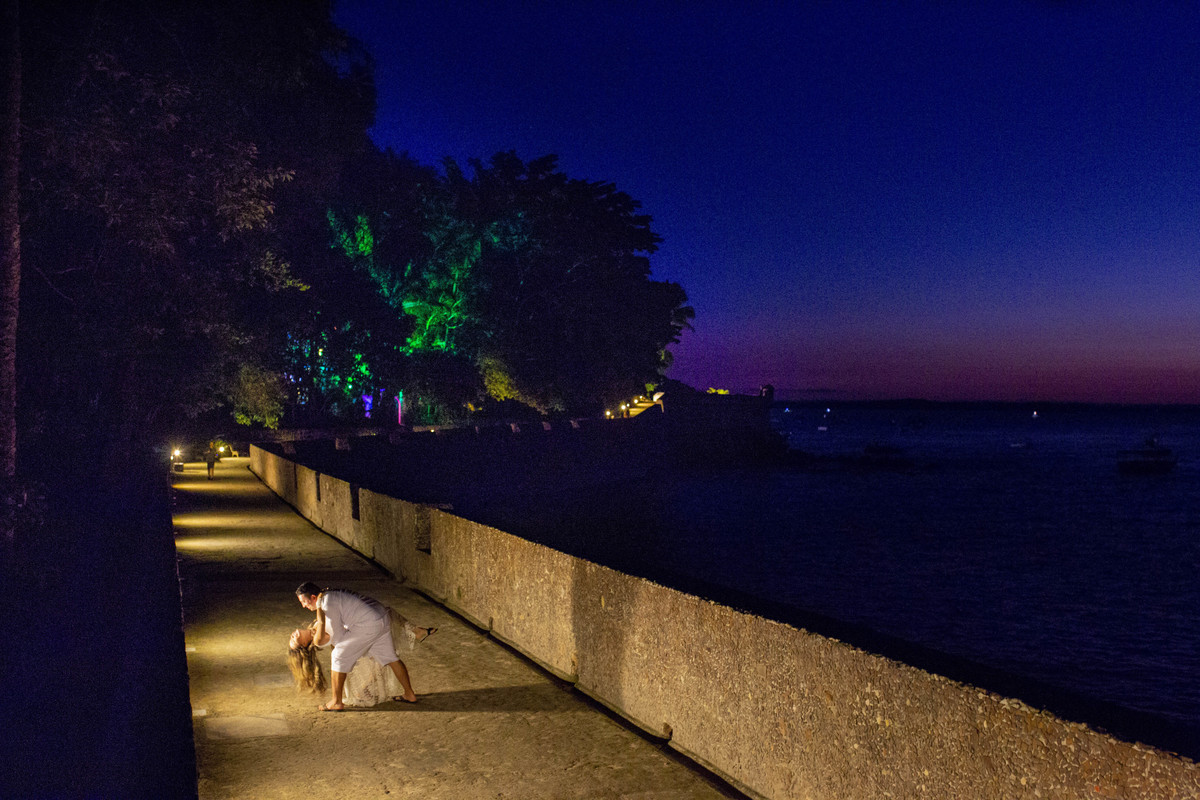 Eles foram fotografados em Morro de São Paulo, Bahia, um local muito especial, que eles amam e guardam no coração. <3 Pré-Casamento Morro de São Paulo Bahia
Casamento na Bahia-Casamento na Praia