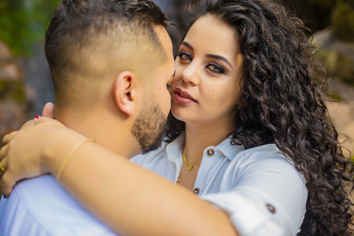 Casal se beijam em Cachoeira em Brasília-DF
Pré-Casamento em cachoeira
Casar em Brasília