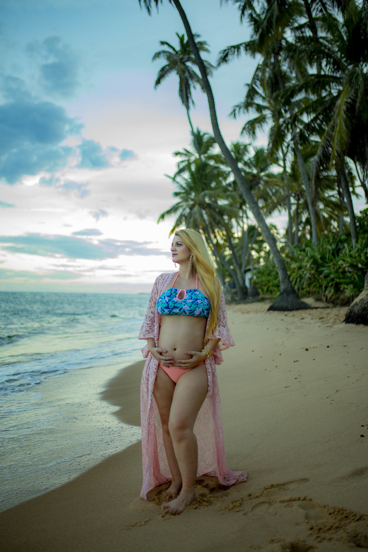 Ensaio de Gestante no Projeto Tamar em Praia do Forte Bahia