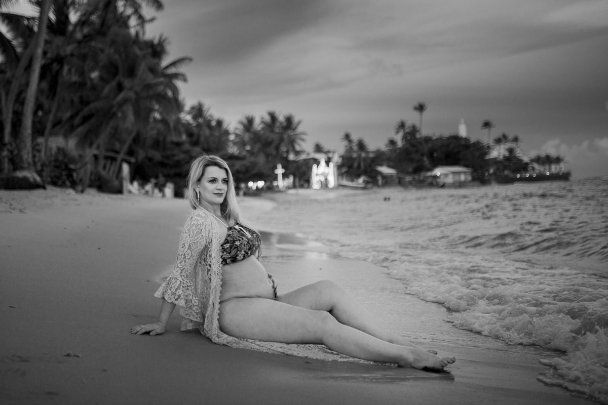 Ensaio de Gestante no Projeto Tamar em Praia do Forte Bahia - Ensaio de Família