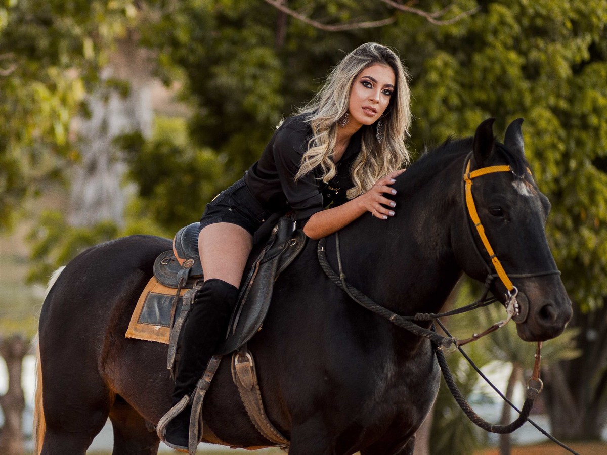 Ensaio fotográfico em Brasília
Ensaio de 15 anos em Brasília
Debutante Catedral de Brasília
Meus 15 anos
Meus quinze anos
Book Fotográfico em Brasilia
Book Fotográfico na lancha
Passeio de lancha em Brasília
Waldyr Lantyer Fotografia
Ensaio com cavalo