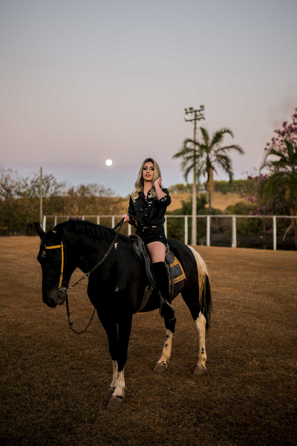 Ensaio fotográfico em Brasília
Ensaio de 15 anos em Brasília
Debutante Catedral de Brasília
Meus 15 anos
Meus quinze anos
Book Fotográfico em Brasilia
Book Fotográfico na lancha
Passeio de lancha em Brasília
Waldyr Lantyer Fotografia
Ensaio com cavalo