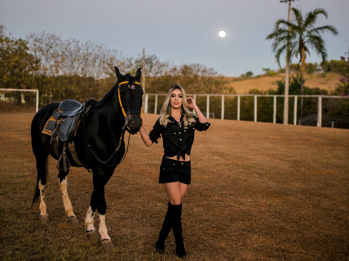 Ensaio fotográfico em Brasília
Ensaio de 15 anos em Brasília
Debutante Catedral de Brasília
Meus 15 anos
Meus quinze anos
Book Fotográfico em Brasilia
Book Fotográfico na lancha
Passeio de lancha em Brasília
Waldyr Lantyer Fotografia
Ensaio com cavalo