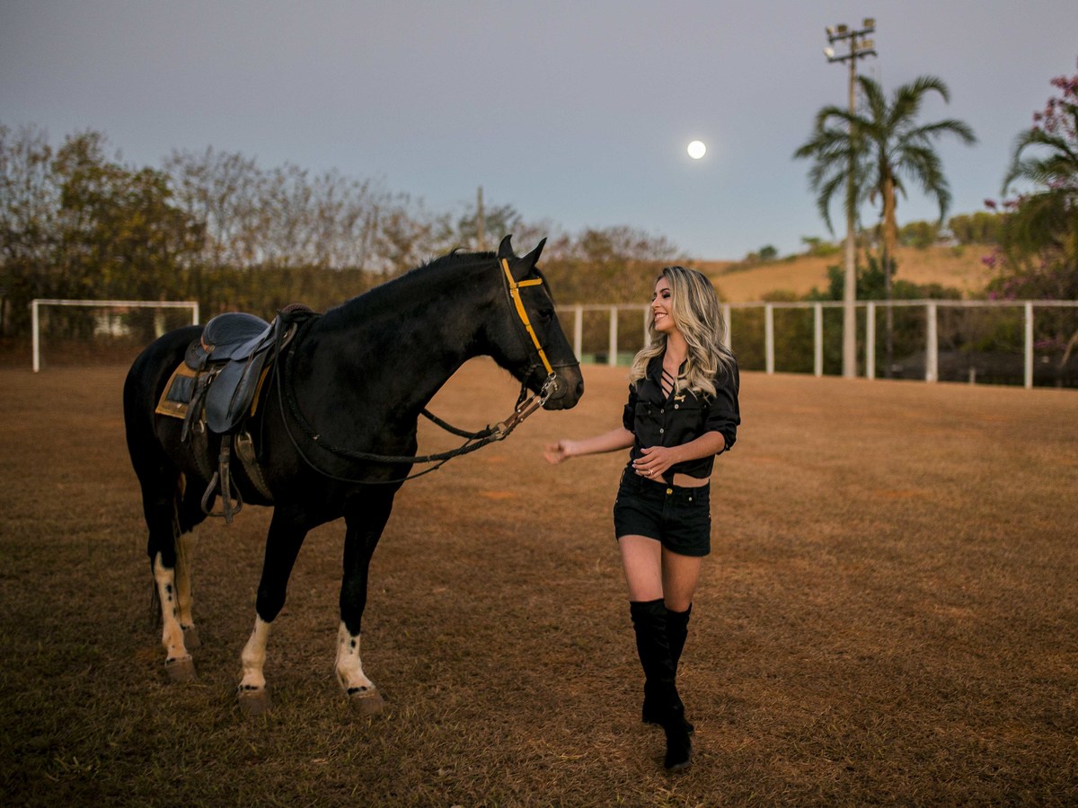 Ensaio fotográfico em Brasília
Ensaio de 15 anos em Brasília
Debutante Catedral de Brasília
Meus 15 anos
Meus quinze anos
Book Fotográfico em Brasilia
Book Fotográfico na lancha
Passeio de lancha em Brasília
Waldyr Lantyer Fotografia
Ensaio com cavalo