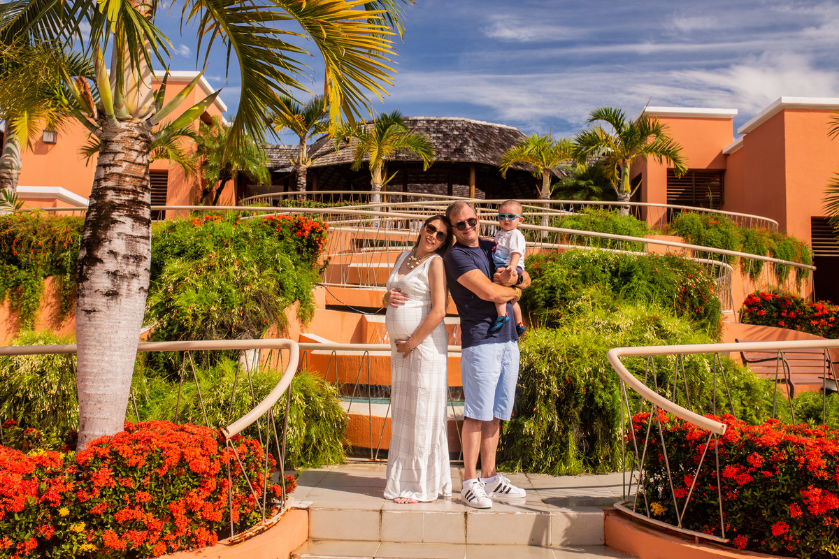 Ensaio Realizado em Iberostar Selection Praia do Forte, Mãe de Menino, Waldyr Lantyer, Waldyr José Andrade Lantyer, Waldyr Lantyer Fotografia, Praia do Forte Bahia, Casamento 2022, Casamento, Wedding. Luxo de Festa, Gestação, Maternidade, Amor. Família, 