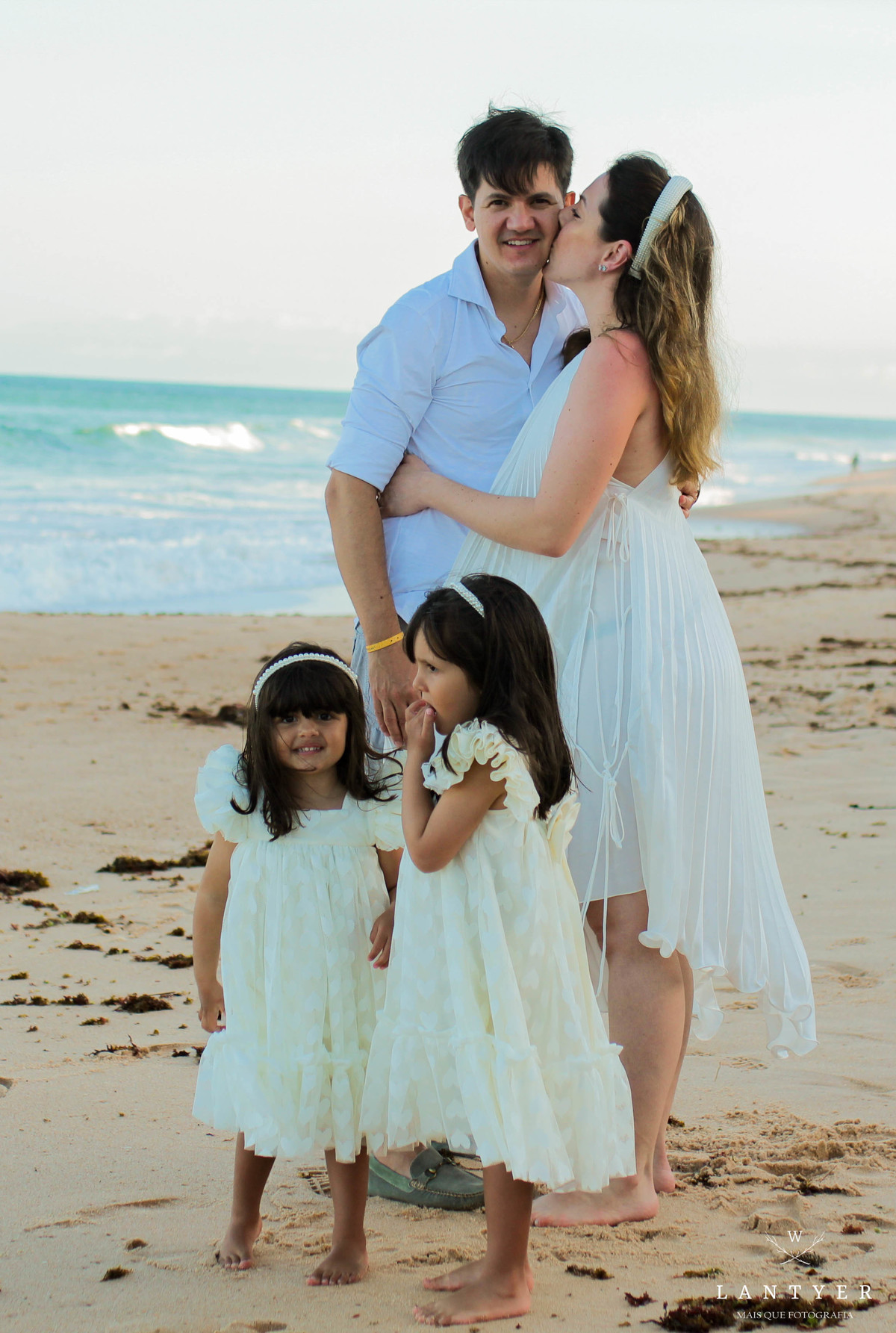 Renovação de Votos, Ensaio de Família em Praia do Forte-Ba. Viagem em Família. Viajar para Bahia. Vídeo da família. Fotografar em Praia do Forte. Waldyr Lantyer Fotografia. Iberostar Bahia Praia do Forte. Por do Sol em Família.