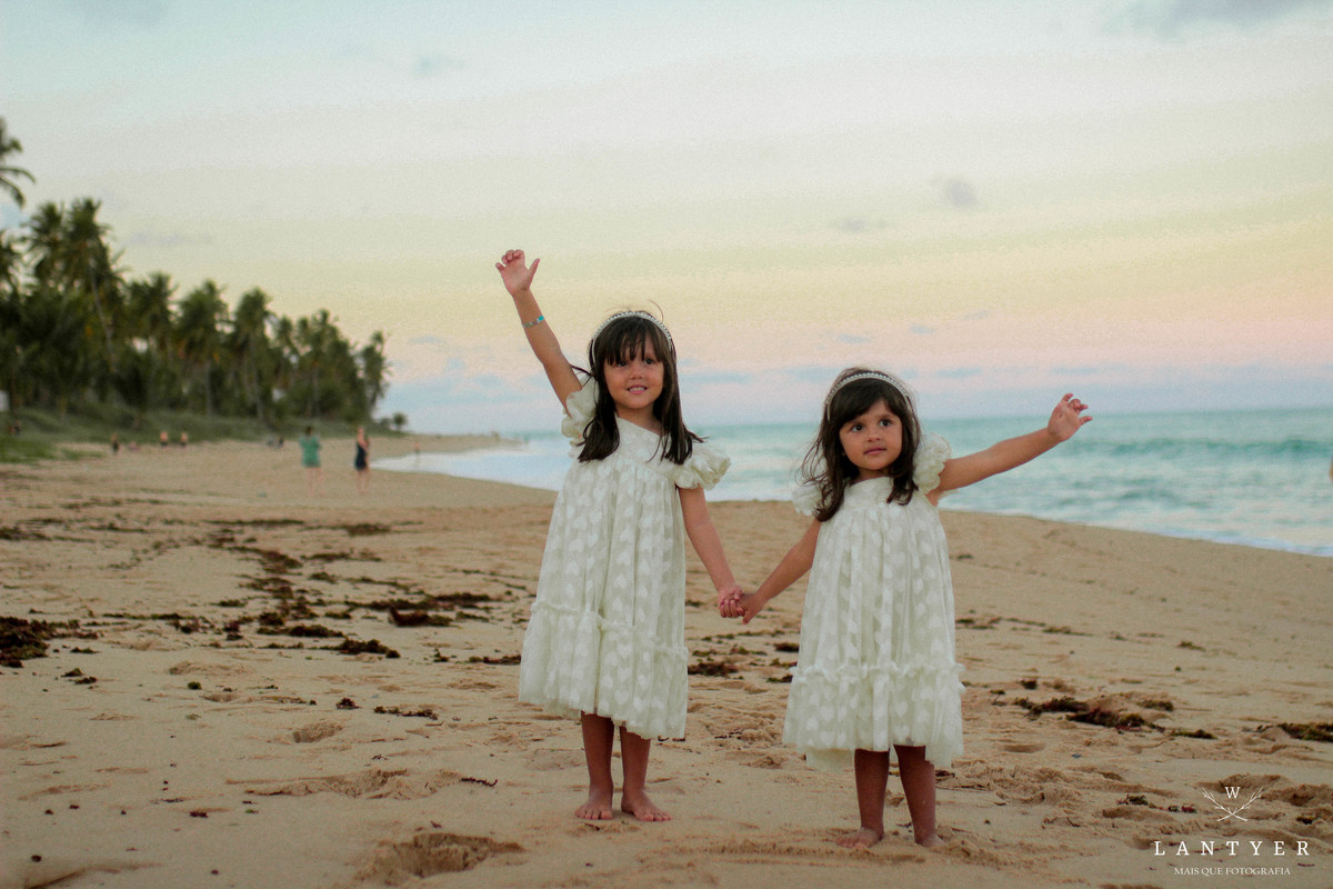 Renovação de Votos, Ensaio de Família em Praia do Forte-Ba. Viagem em Família. Viajar para Bahia. Vídeo da família. Fotografar em Praia do Forte. Waldyr Lantyer Fotografia. Iberostar Bahia Praia do Forte. Por do Sol em Família.