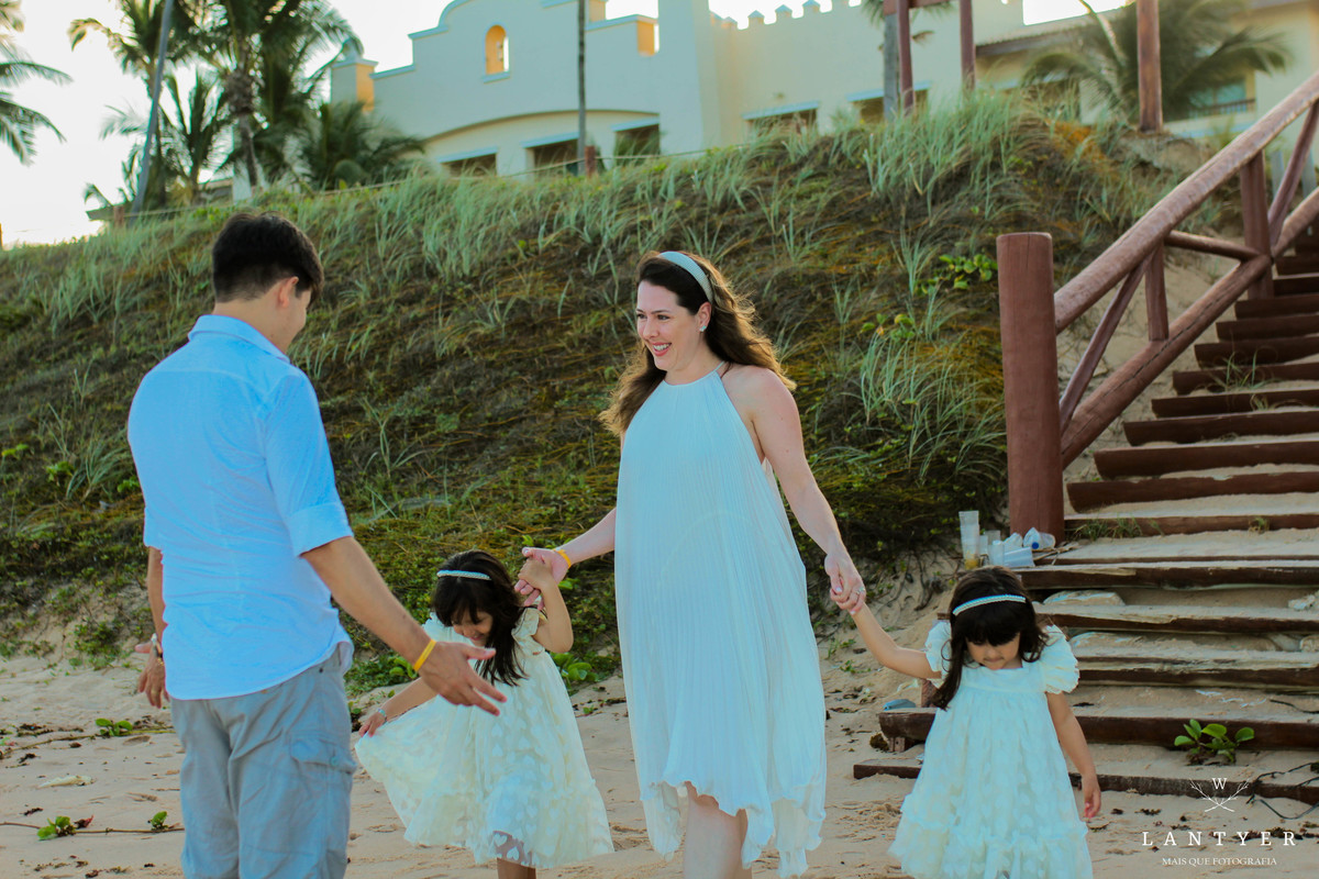Renovação de Votos, Ensaio de Família em Praia do Forte-Ba. Viagem em Família. Viajar para Bahia. Vídeo da família. Fotografar em Praia do Forte. Waldyr Lantyer Fotografia. Iberostar Bahia Praia do Forte. Por do Sol em Família.