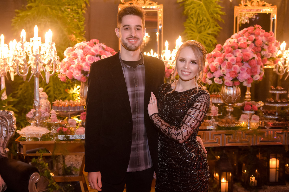 cunhado e irmã da aniversariante de 15 anos 