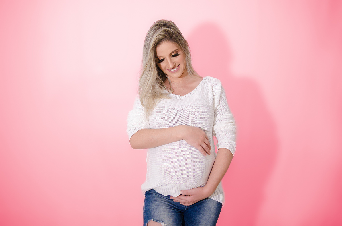 ensaio gestante, linda mulher posando para foto, em tubarão, santa catarina