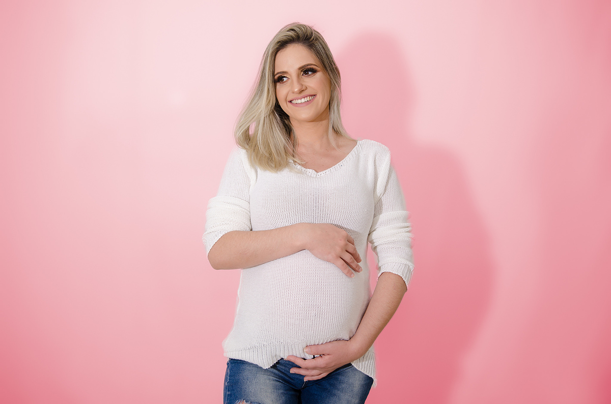 ensaio gestante, linda mulher posando para foto, em tubarão, santa catarina