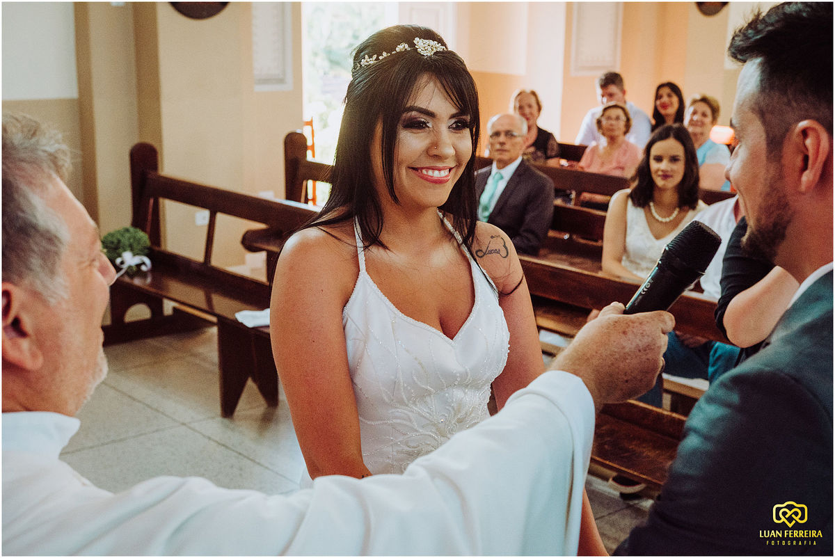 a hora do sim na igreja em São Matinho-SC 