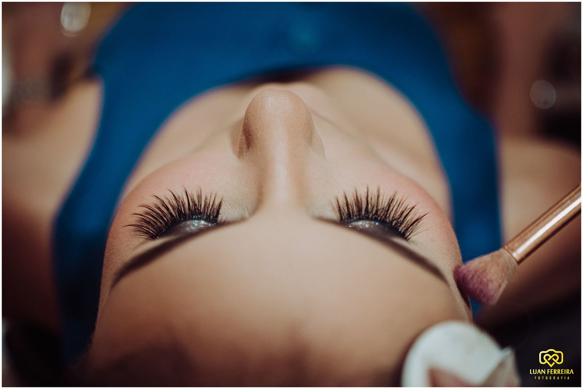 formanda fazendo maquiagem, em tubarão santa catarina