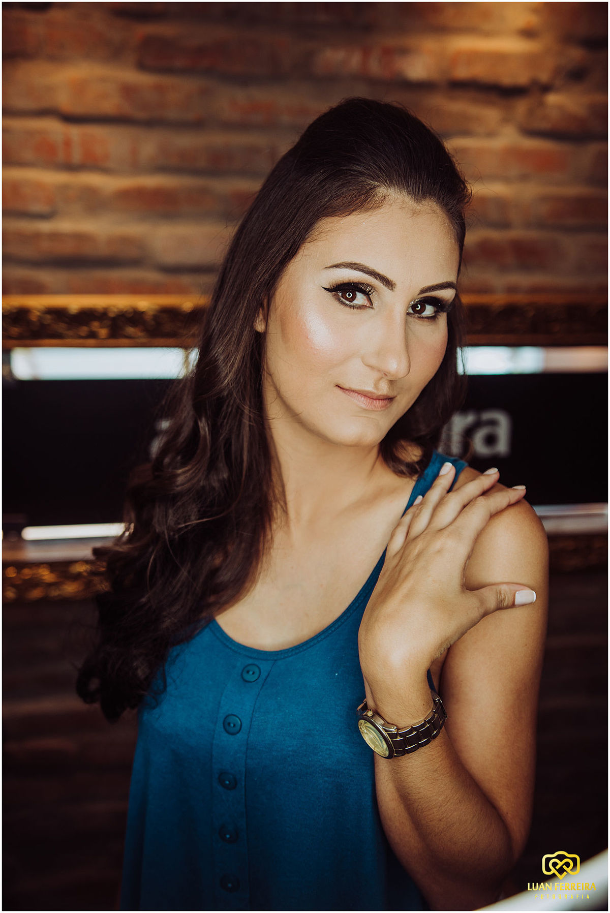 formanda fazendo maquiagem, em tubarão santa catarina