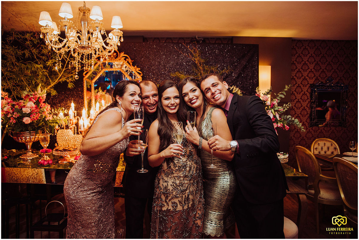 brinde das formandas com a familia na casa do doce em tubarão santa catarina