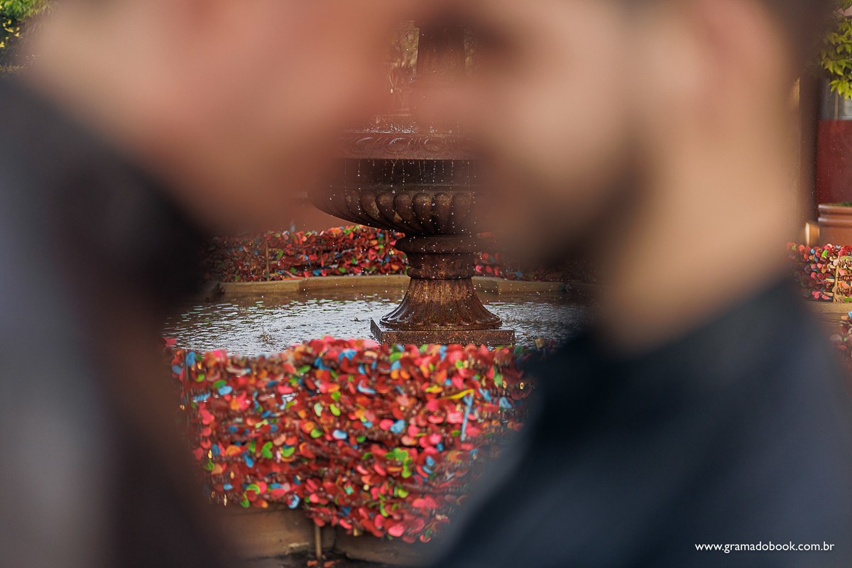 pedido de casamento gay lgbt gramado serra gaucha pride fotografo em gramado fotos violinista fonte do amor