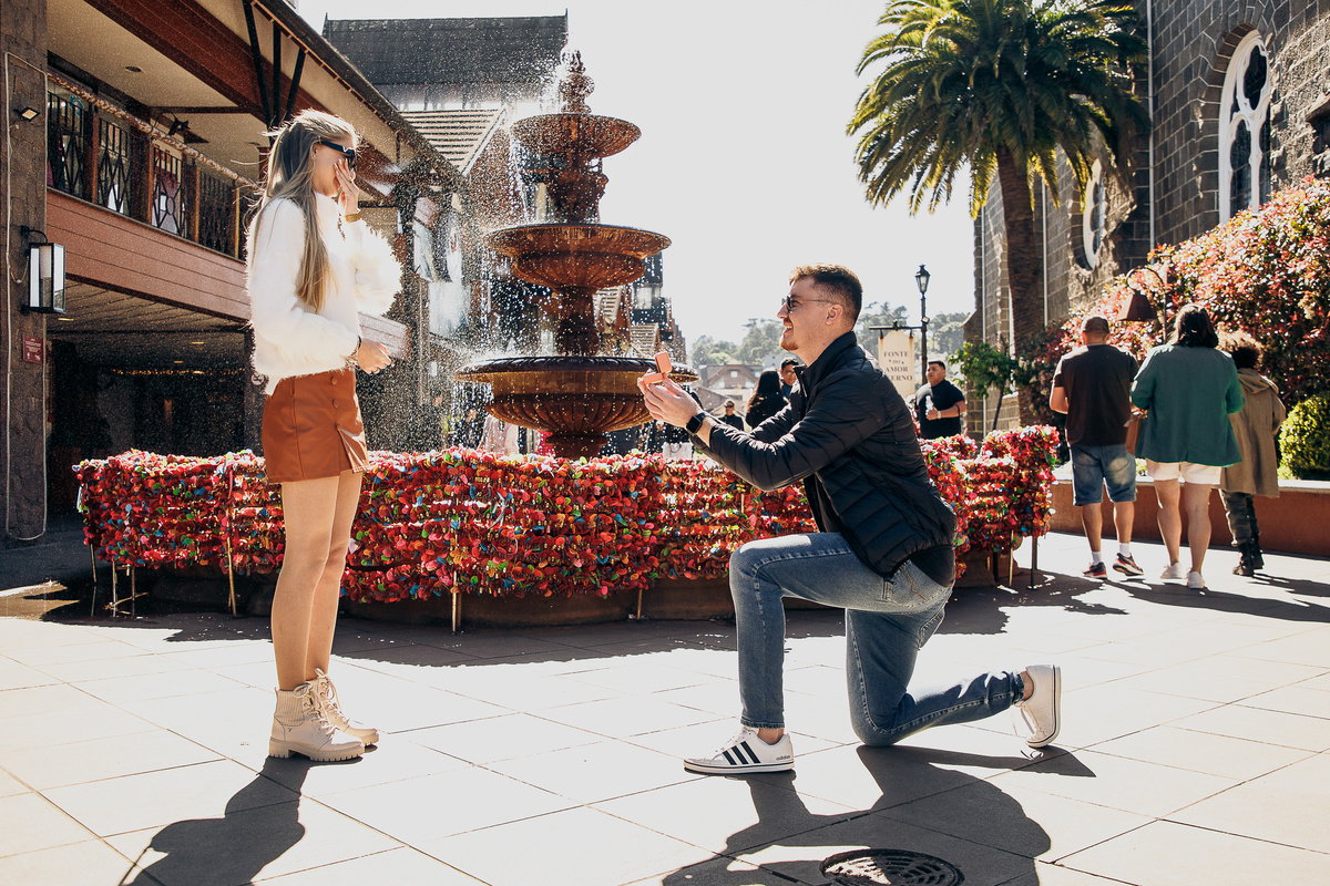 pedido de noivado casamento surpresa fonte amor eterno gramado fotografo fotos barato filmagem