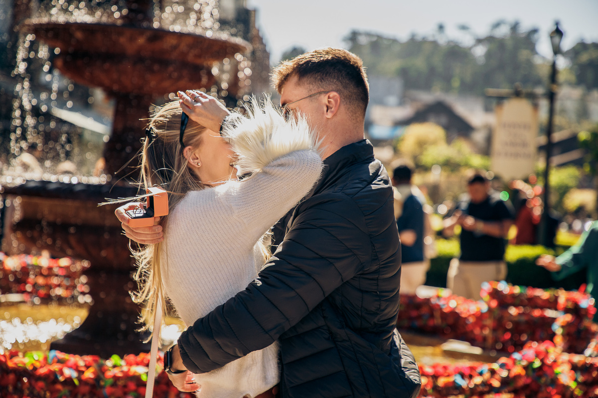 pedido de noivado casamento surpresa fonte amor eterno gramado fotografo fotos barato filmagem violinista