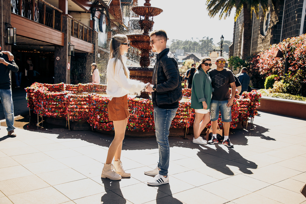 pedido de noivado casamento surpresa fonte amor eterno gramado fotografo fotos barato filmagem