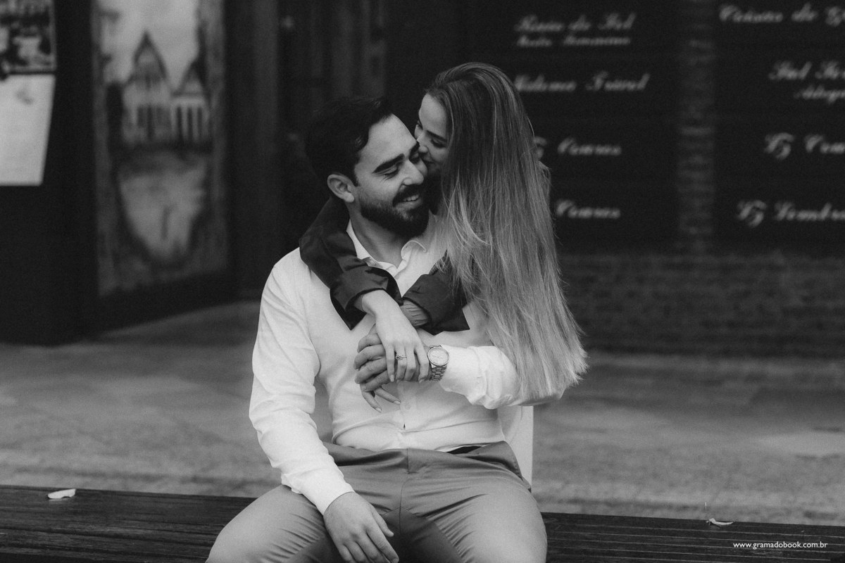 gramado ensaio centro casal pedido de casamento