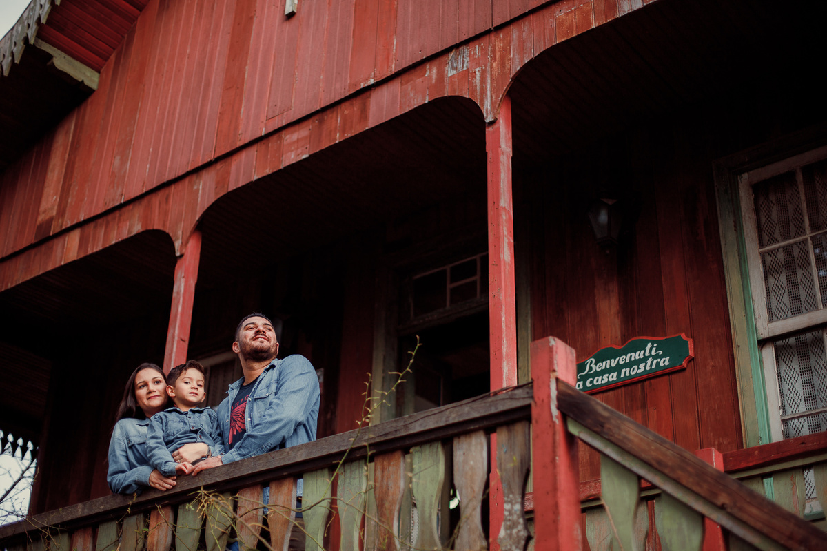 ensaio book em familia em gramado fotografo profissional fotos em gramado tour casal passeio gramadobook