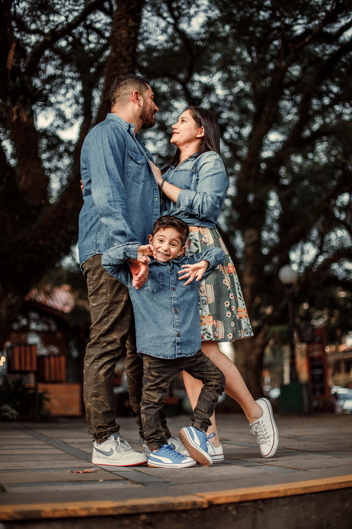 ensaio book em familia em gramado fotografo profissional fotos em gramado tour casal passeio gramadobook