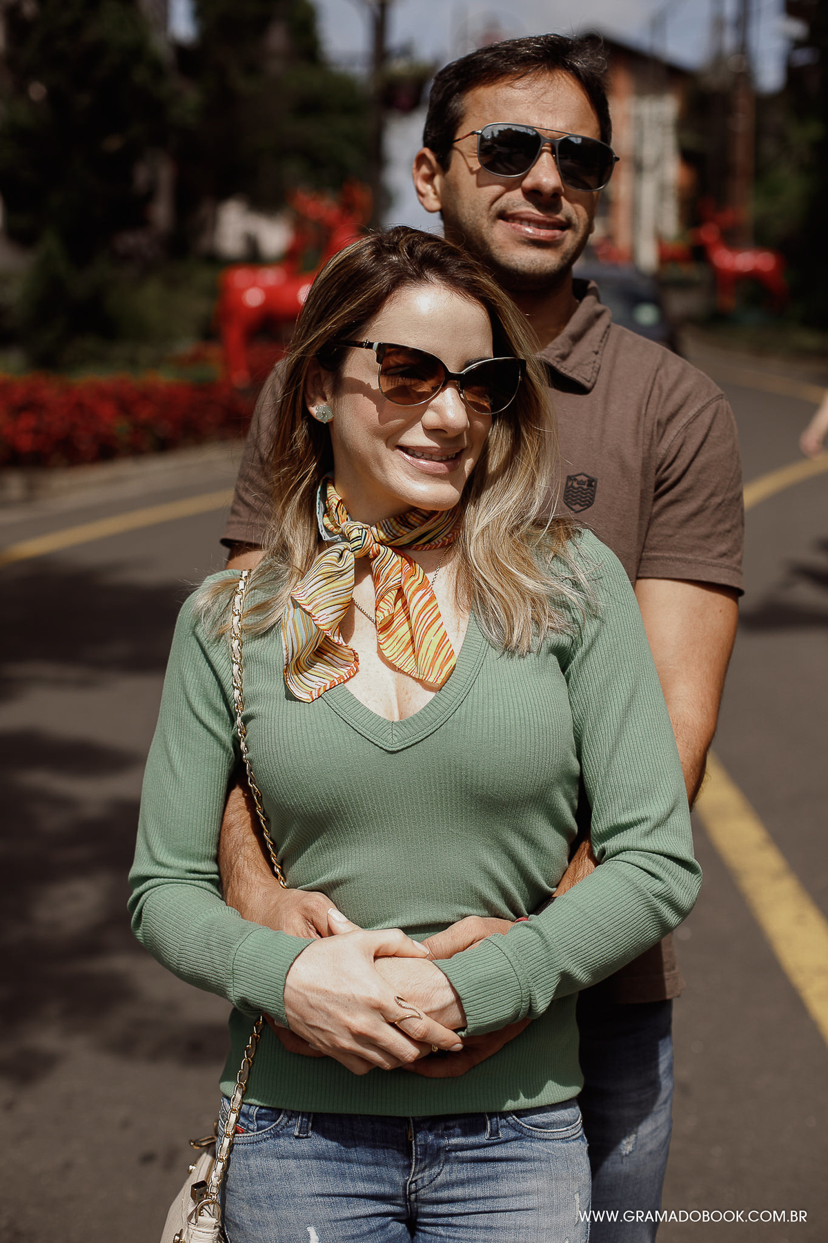 Ensaio fotográfico book de casal em gramado fotos rua torta
