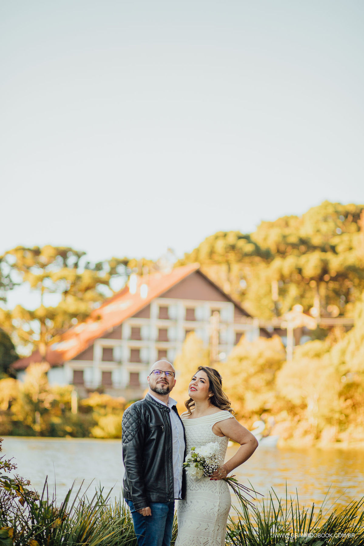 fotografo em gramado ensaio casal lago negro casamento fotos por do sol profissional barato promocao gramadobook