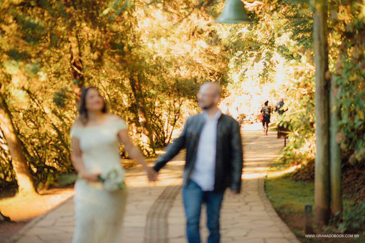 fotografo em gramado ensaio casal lago negro casamento fotos por do sol profissional barato promocao gramadobook