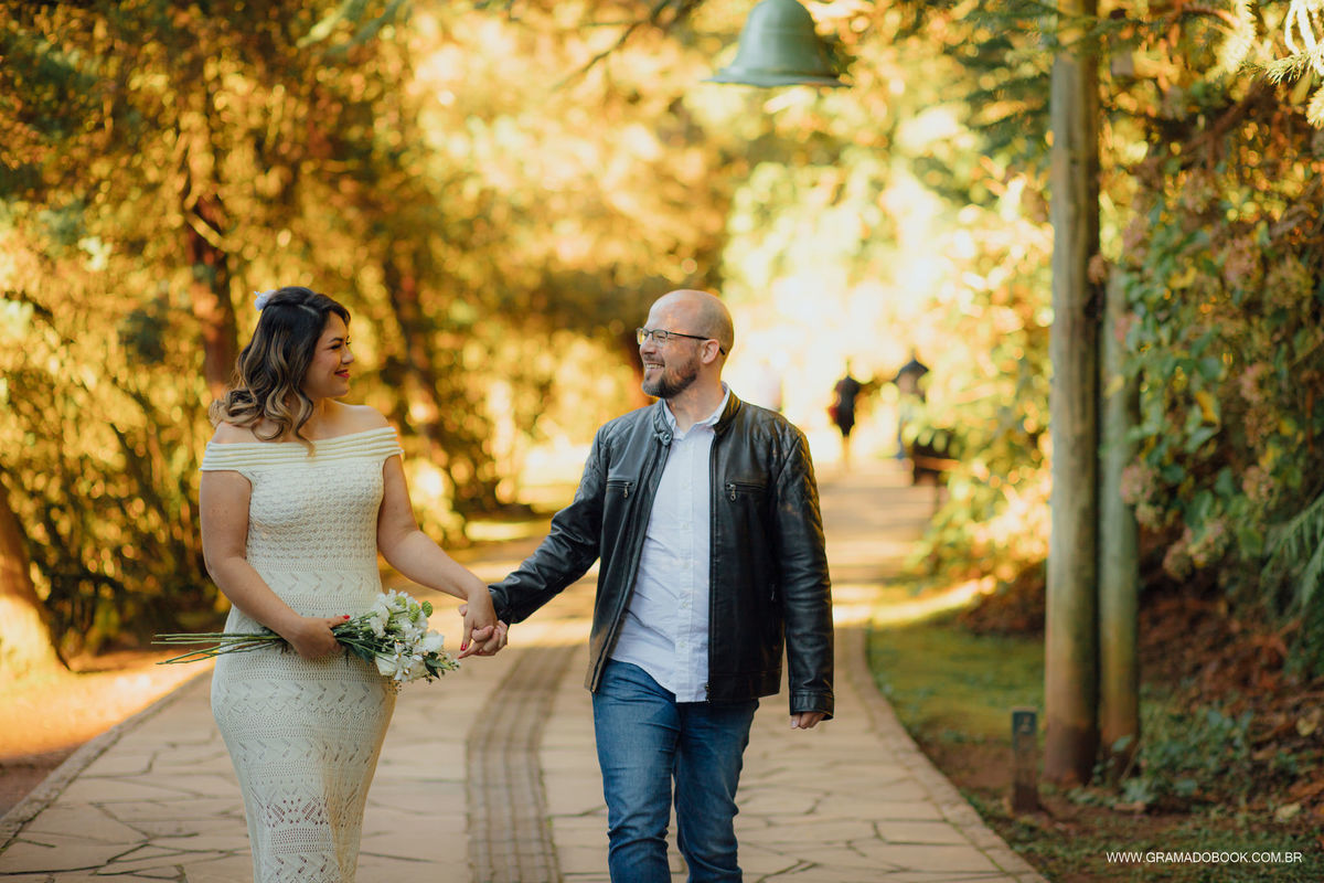 fotografo em gramado ensaio casal lago negro casamento fotos por do sol profissional barato promocao gramadobook