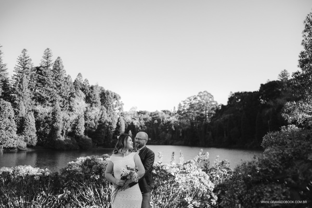 fotografo em gramado ensaio casal lago negro casamento fotos por do sol profissional barato promocao gramadobook