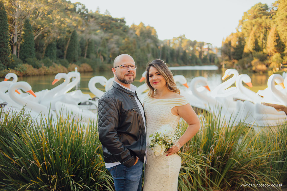 fotografo em gramado ensaio casal lago negro casamento fotos por do sol profissional barato promocao gramadobook