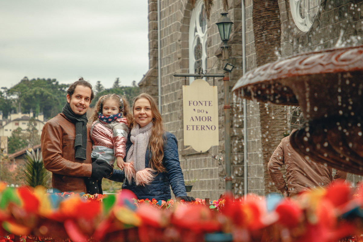 rua torta gramado fotos fotografo profissional barato casal familia criança passeio fonte do amor eterno