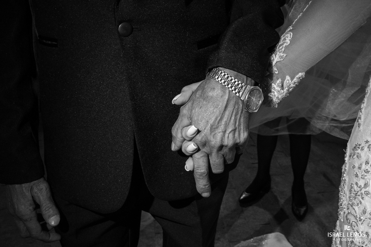 detalhe da Mao do pai da noiva