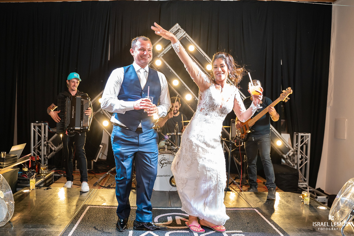 recepção no varandão em pitangui com o fotografo de casamento da cidade de pintalgai israel lemos