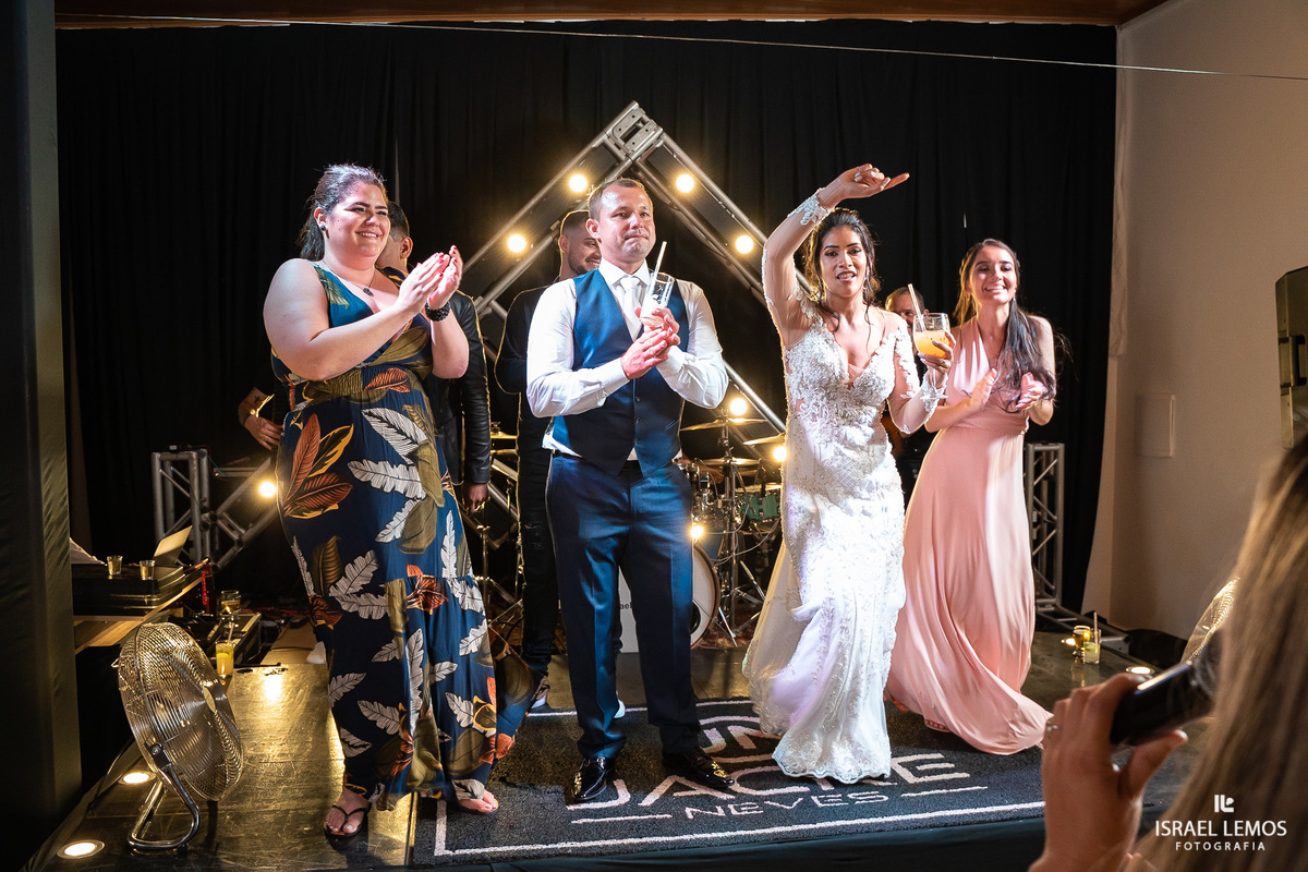 recepção no varandão em pitangui com o fotografo de casamento da cidade de pintalgai israel lemos