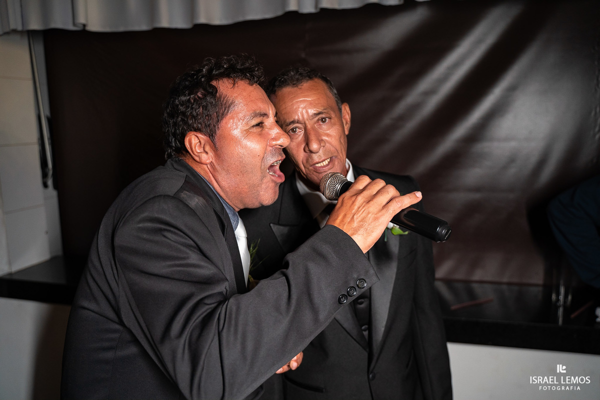 Jacke neves cantora em Pitangui familia da noiva cai na dança em pitangui