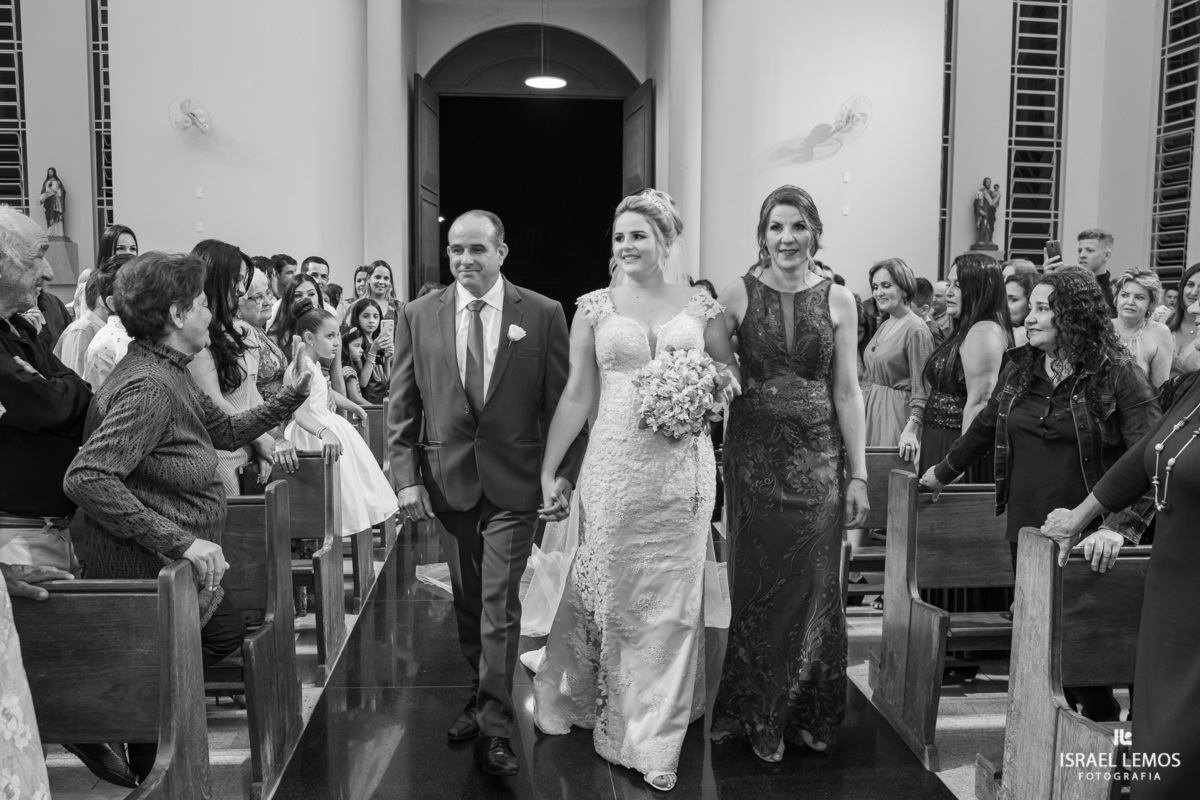 casamento na igreja de sao Pedro em para de minas