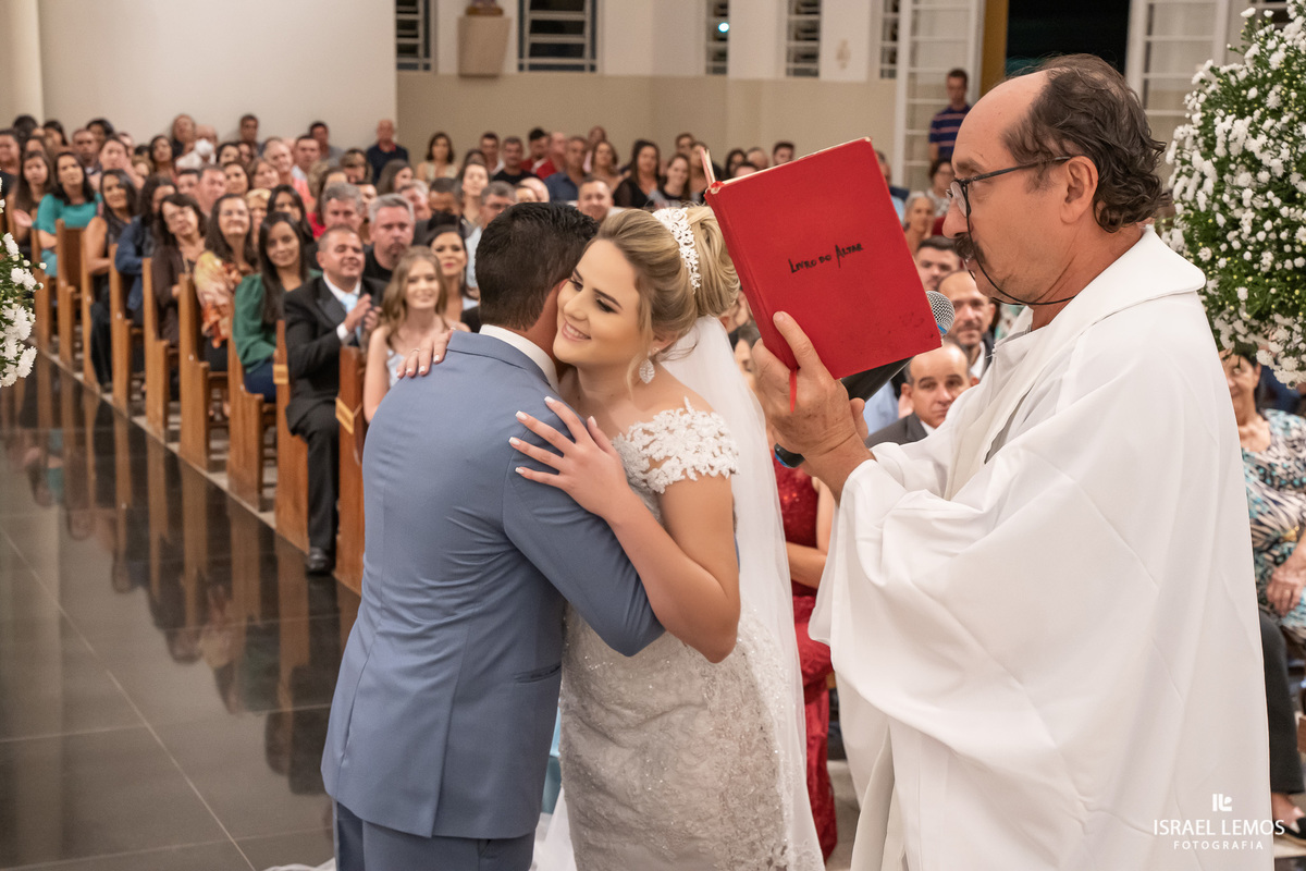 casamento na igreja de sao Pedro em para de minas