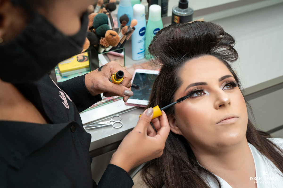 Leticia mara maquiagem em para de minas