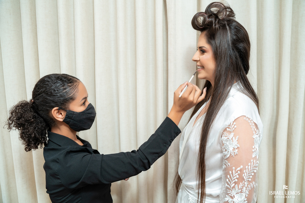 Leticia mara maquiagem em para de minas