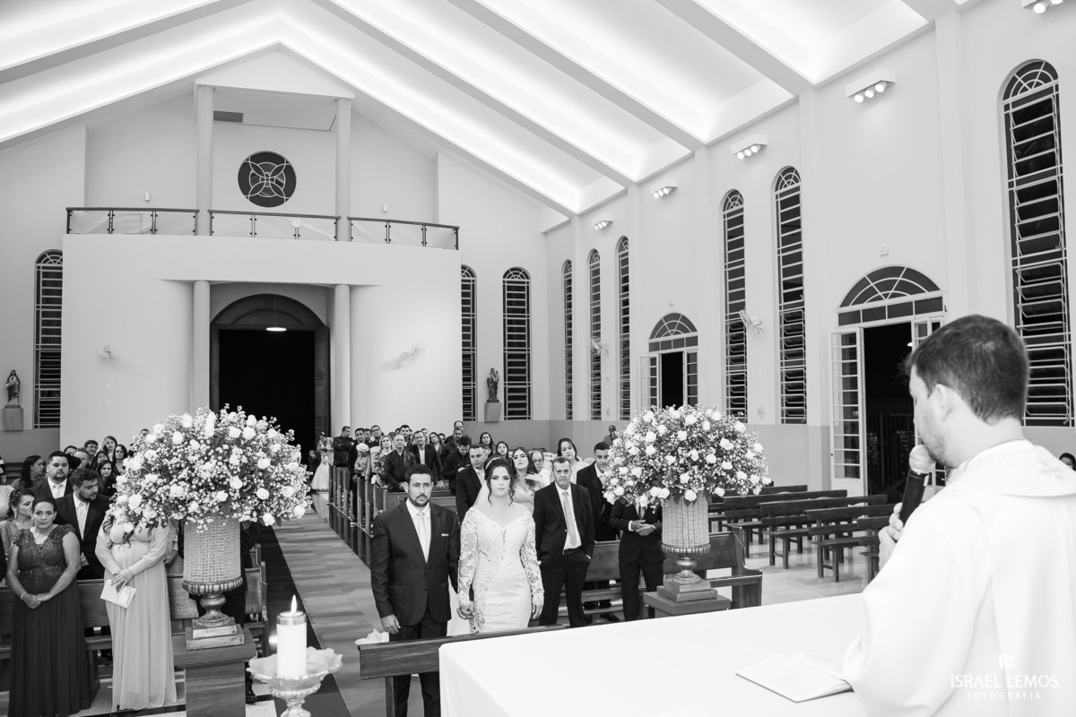 Casamento na igreja de sao Pedro em para de minas por fotografo israel lemos de para de minasCasamento na igreja de sao Pedro em para de minas por fotografo israel lemos de para de minas