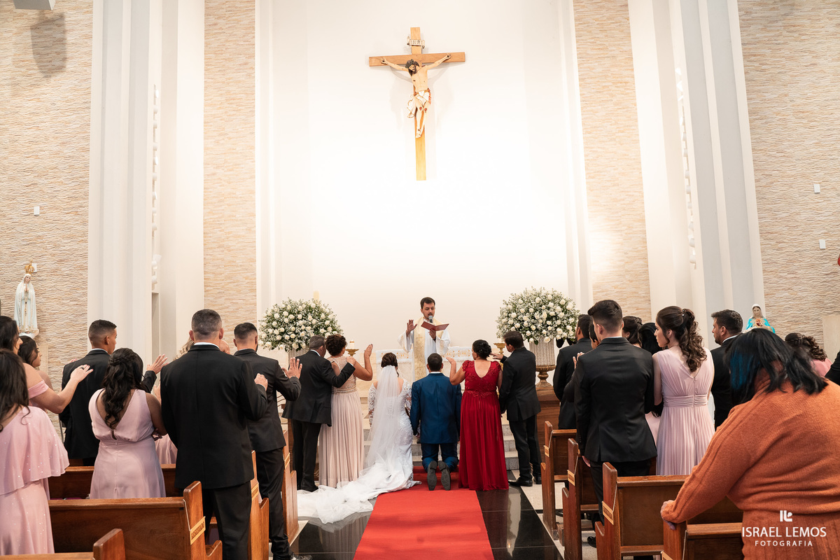 Casamento na igreja de sao Pedro em para de minas por fotografo israel lemos de para de minas