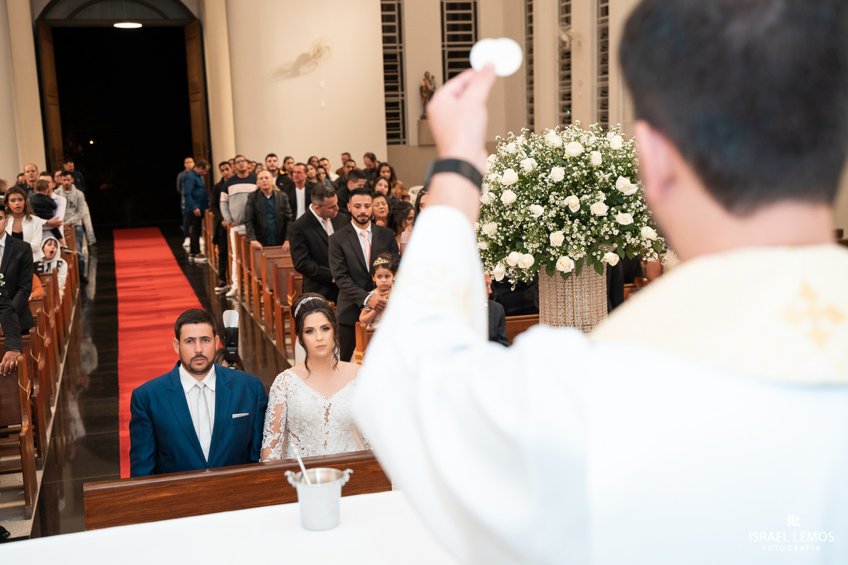 Casamento na igreja de sao Pedro em para de minas por fotografo israel lemos de para de minas