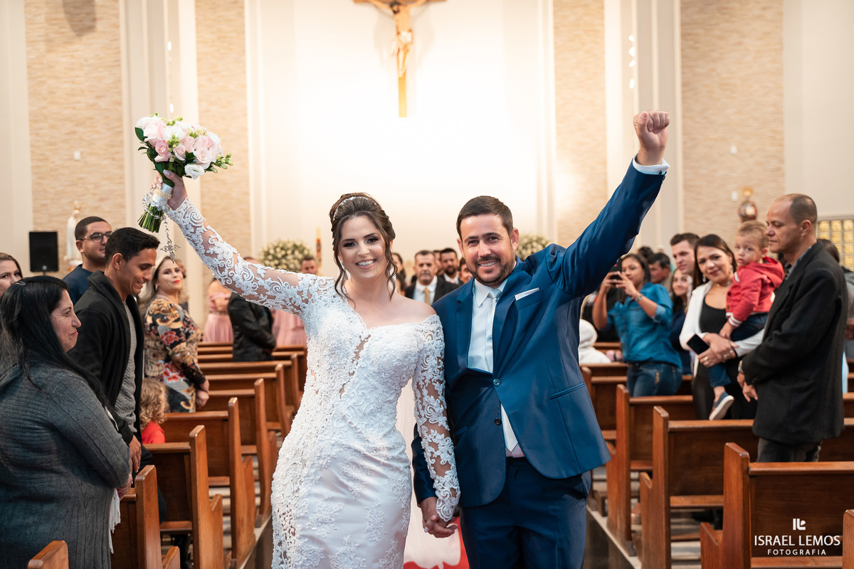 Casamento na igreja de sao Pedro em para de minas por fotografo israel lemos de para de minas