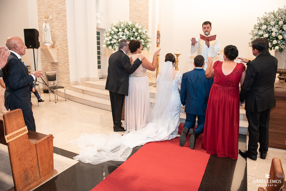 Casamento na igreja de sao Pedro em para de minas por fotografo israel lemos de para de minas