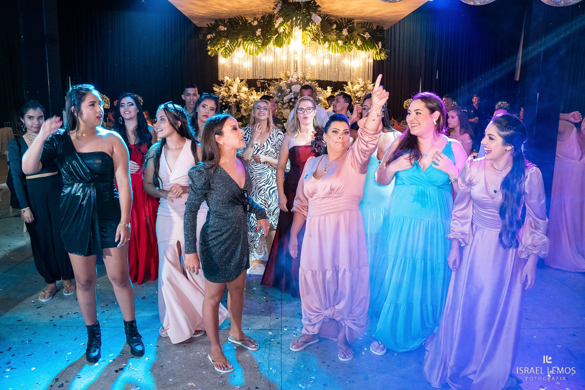 recepção do casamento em pitangui no buffet teixeira