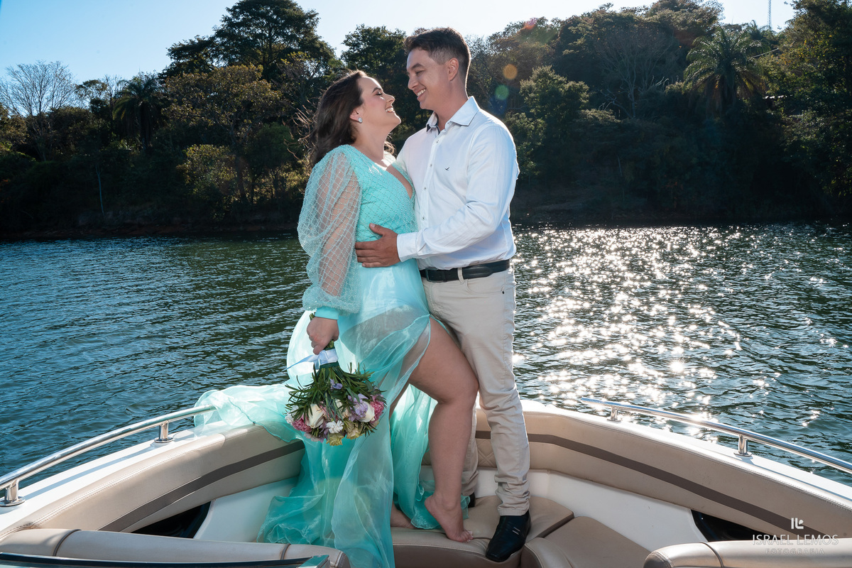 Foto na lancha como alugar uma lancha