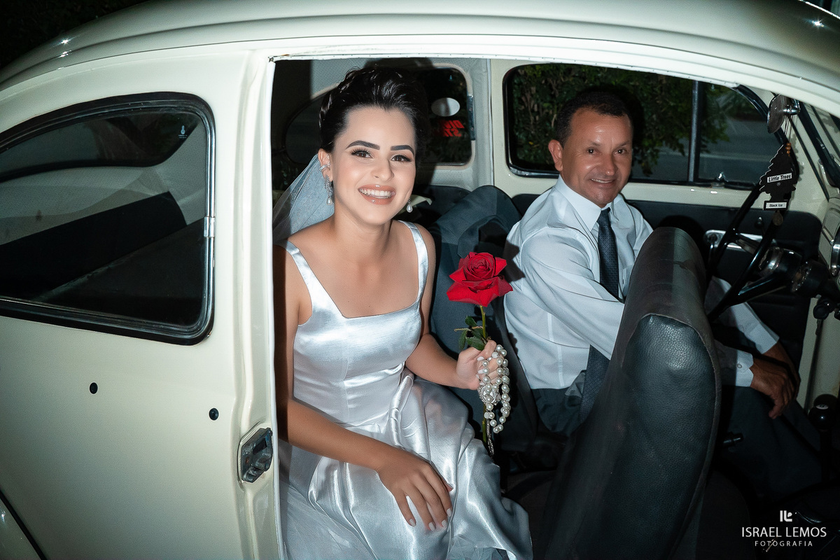 Noiva Chega no fusca da familia do noivo em Itauna MG