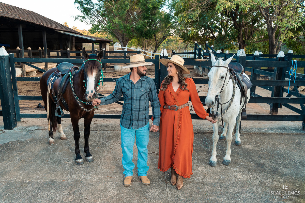 Fotografia de casal com o que tem a cara do casal fotos com cavalos 